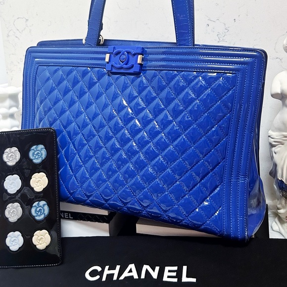 Authentic CHANEL 15C Limited Ed Bright Blue Diamond Quilt Patent Le Boy Tote Bag - Picture 13 of 15